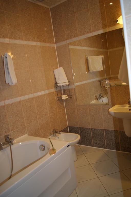Hotel Restauracja Tawerna Gliwice Kamer foto