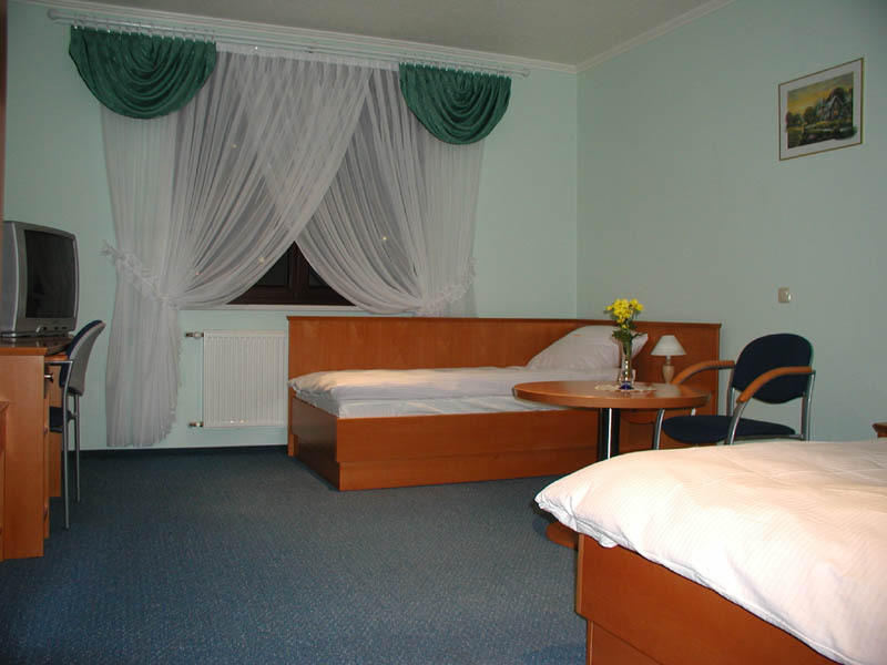 Hotel Restauracja Tawerna Gliwice Buitenkant foto