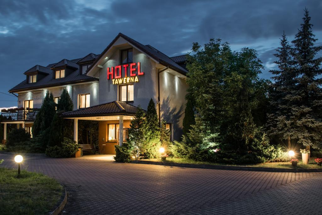 Hotel Restauracja Tawerna Gliwice Buitenkant foto