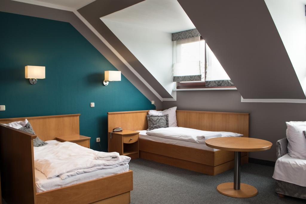 Hotel Restauracja Tawerna Gliwice Buitenkant foto