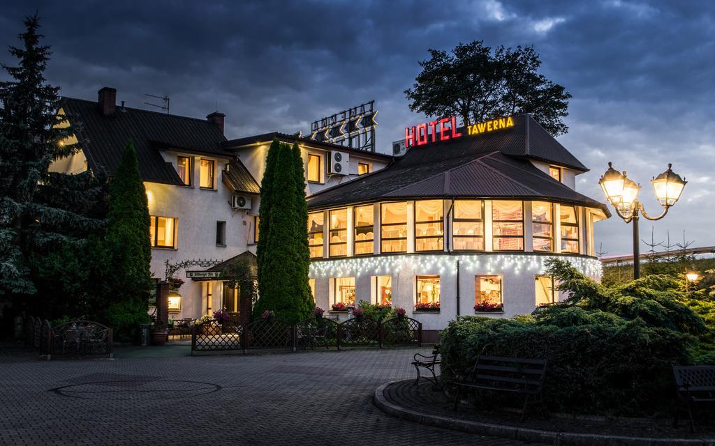 Hotel Restauracja Tawerna Gliwice Buitenkant foto