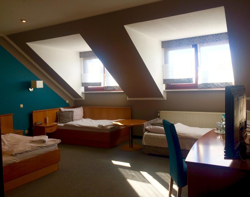 Hotel Restauracja Tawerna Gliwice Buitenkant foto